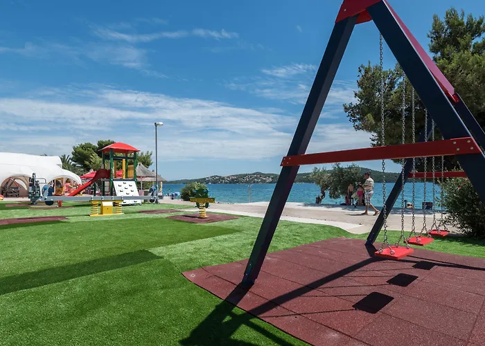 Medena 아파트 트로기르